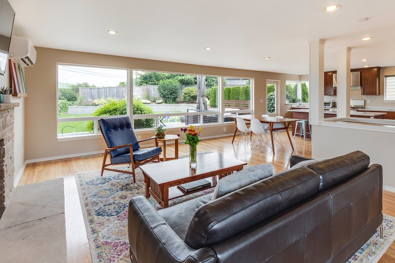 mid century modern home with awning windows